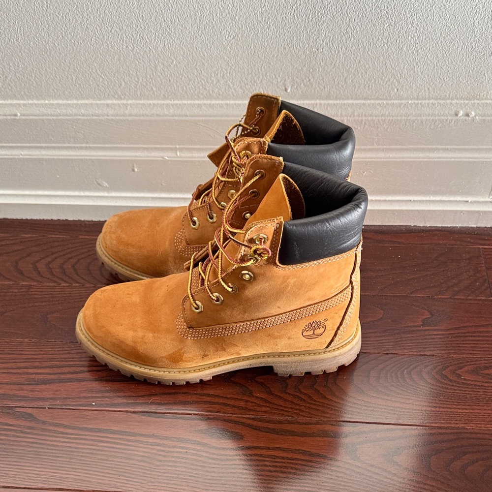 Timberland Wheat Nubuck Boots with Black Collar 8